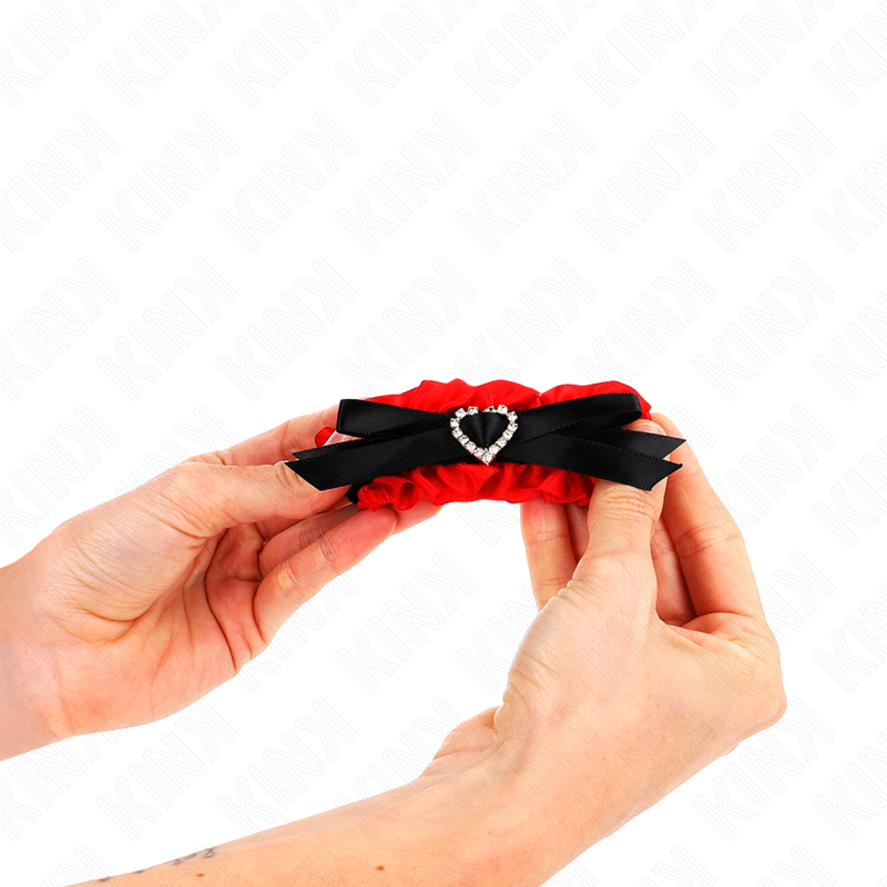KINK - SUJECIONES ELÁSTICAS PARA MUÑECAS DE ENCAJE CON DETALLES DE CORAZÓN ROJO, AJUSTABLES 22-35 CM