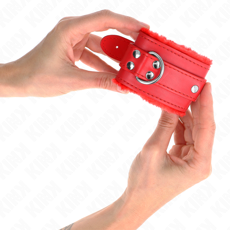 KINK - ATTACHES DE POIGNET DOUBLÉES DE FOURRURE ROUGES AVEC CEINTURE ROUGE RÉGLABLE 17-29 CM X 6 CM