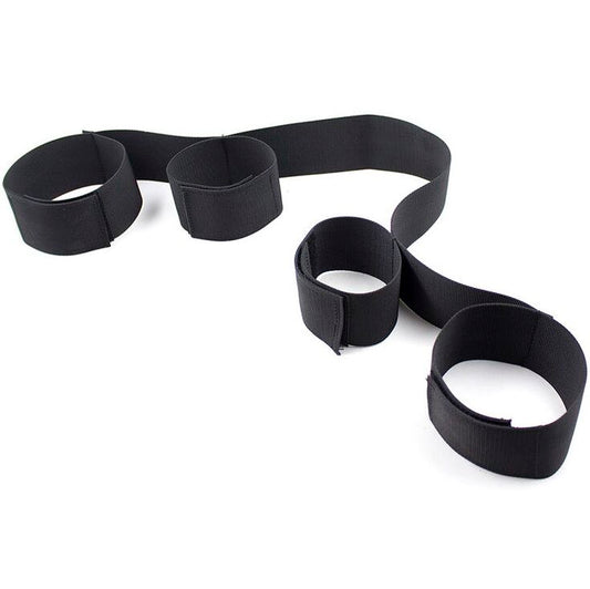 OHMAMA FETISH - ESPARCEDOR CON BARRA SUAVE Y RESTRICCIONES DE MUÑECA DE NYLON