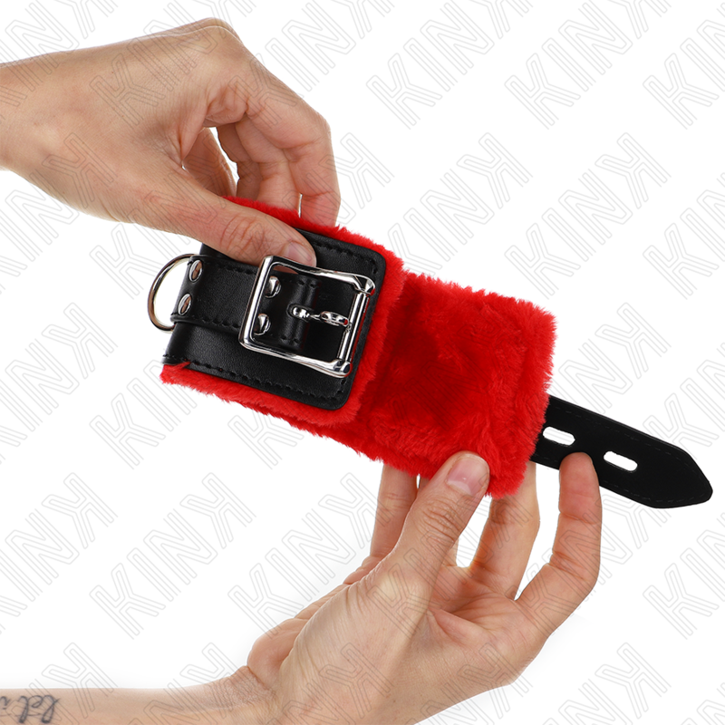 KINK - SUJECIONES DE MUÑECA CON FORRO DE PIEL Y AGUJEROS CUADRADOS CINTURÓN ROJO Y NEGRO AJUSTABLE 17-29 CM X 6 CM