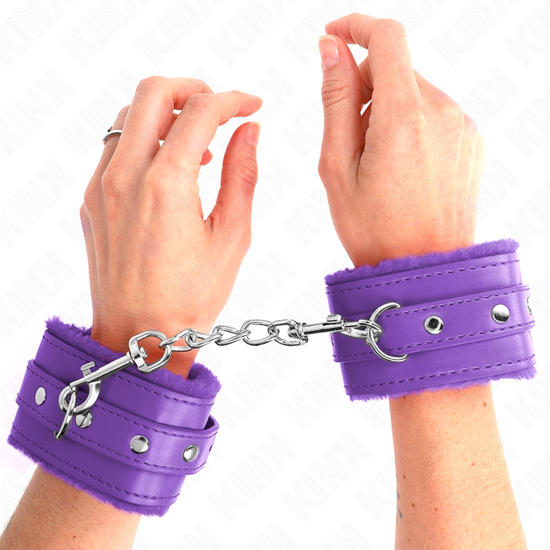 KINK - ATTACHES DE POIGNET PREMIUM DOUBLÉES DE FOURRURE VIOLET AVEC CEINTURE VIOLET RÉGLABLE 17-29 CM X 6 CM