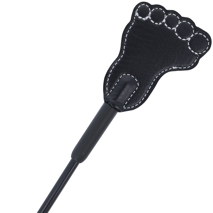 OSCURIDAD - FUSTA FETICHE Y LÁTIGO NEGRO